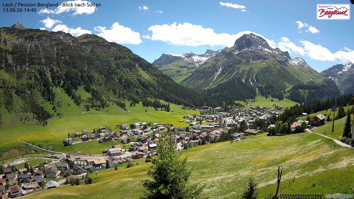 Archiv Foto Webcam Oberlech: Ausblick Pension Bergland