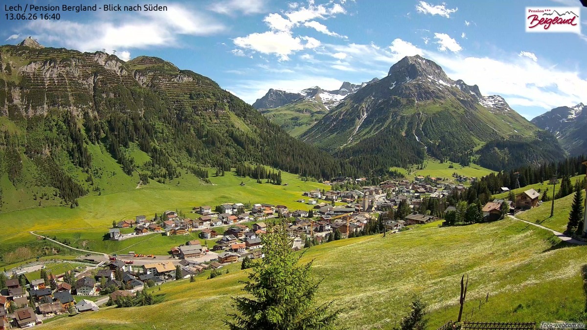Archiv Foto Webcam Oberlech: Ausblick Pension Bergland