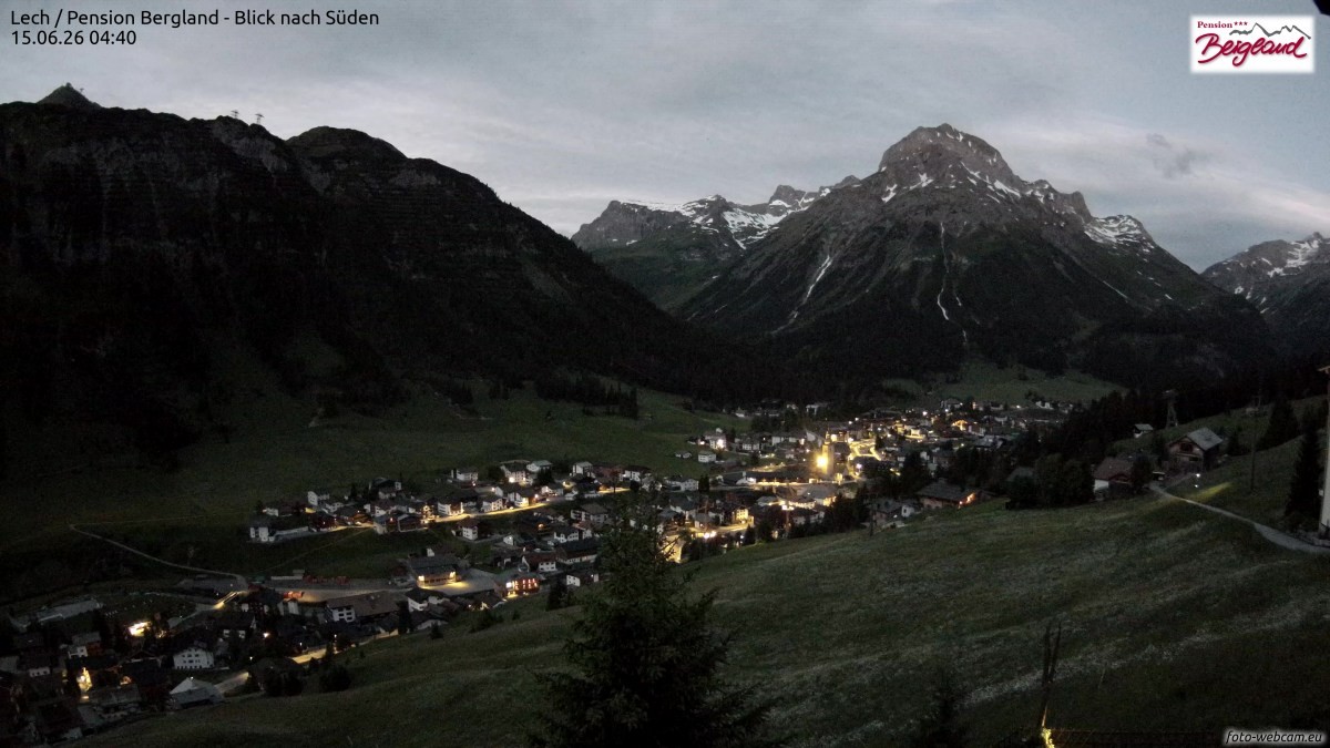Archiv Foto Webcam Oberlech: Ausblick Pension Bergland