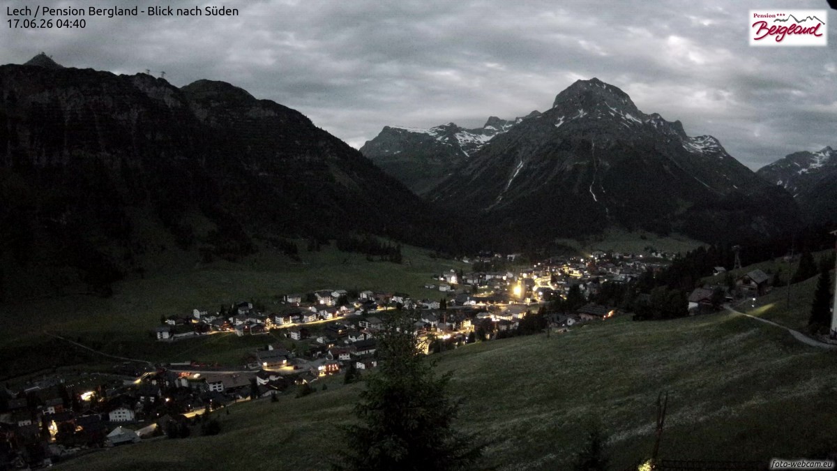 Archiv Foto Webcam Oberlech: Ausblick Pension Bergland