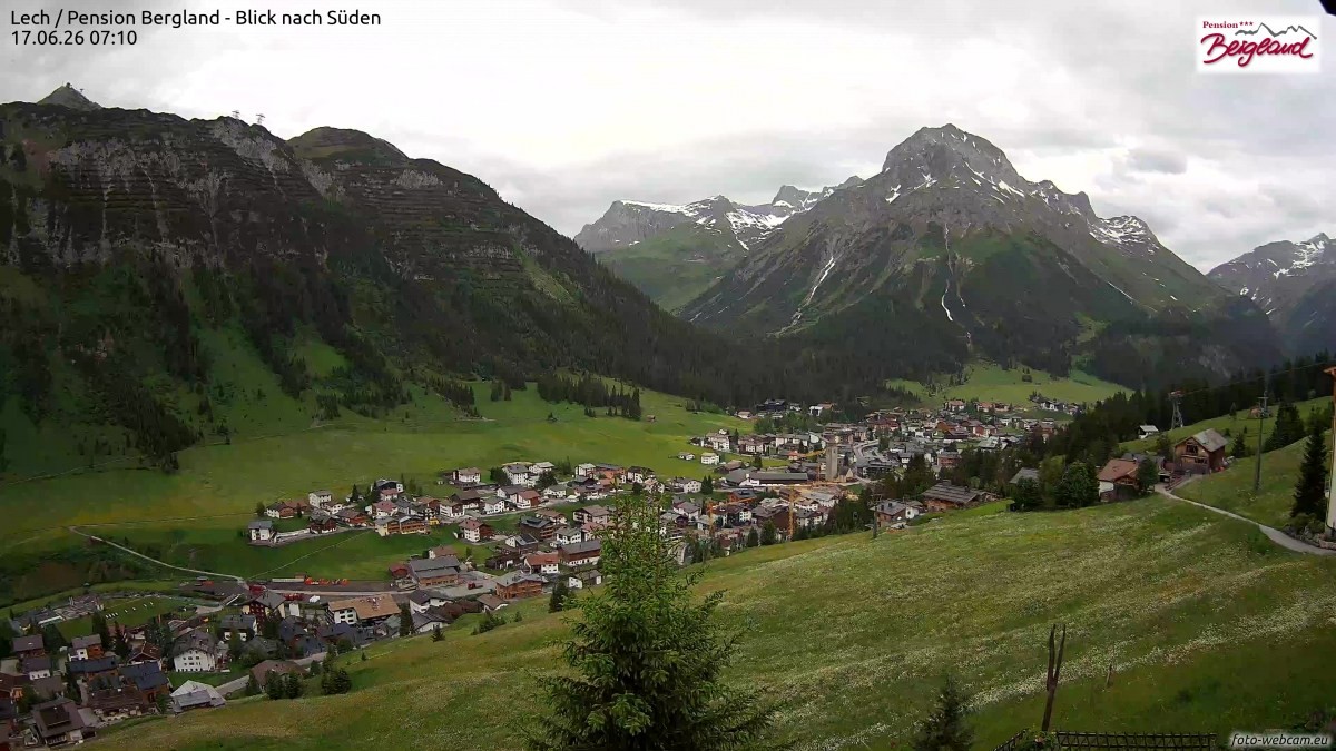 Archiv Foto Webcam Oberlech: Ausblick Pension Bergland