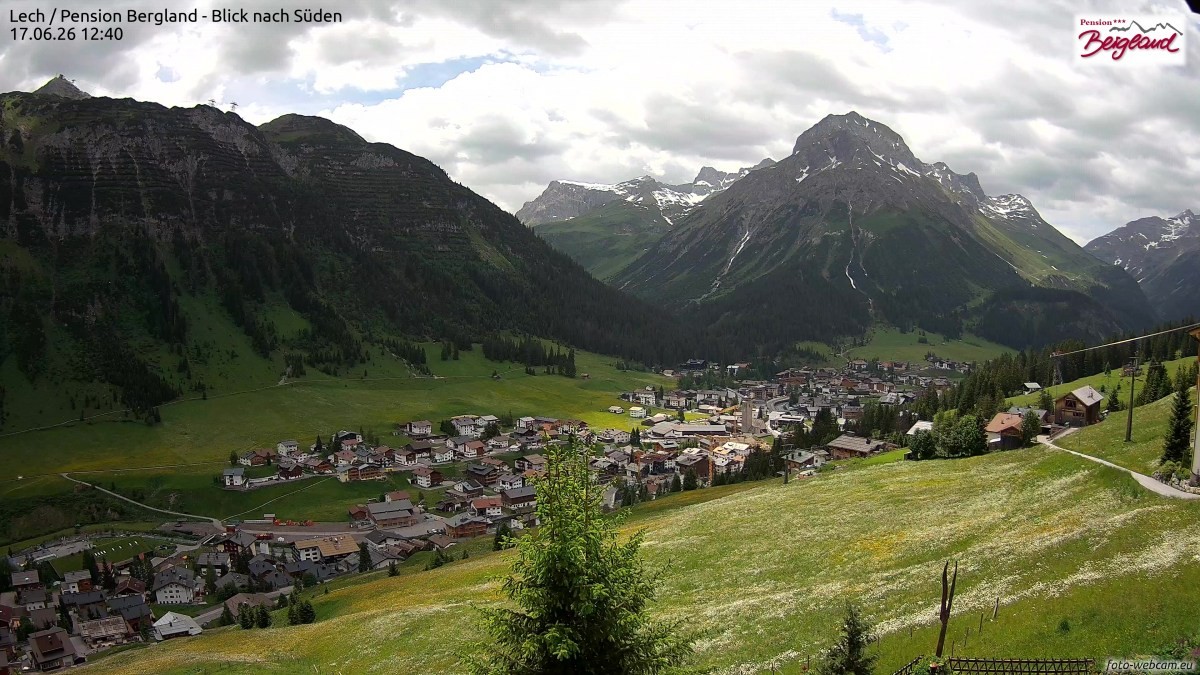 Archived image Webcam Lech am Arlberg - Guesthouse Bergland
