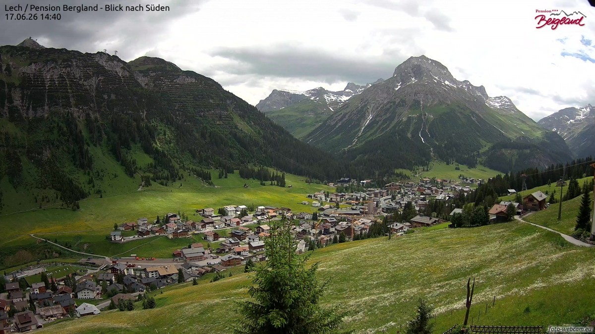 Archived image Webcam Lech am Arlberg - Guesthouse Bergland