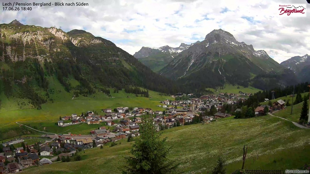 Archiv Foto Webcam Oberlech: Ausblick Pension Bergland