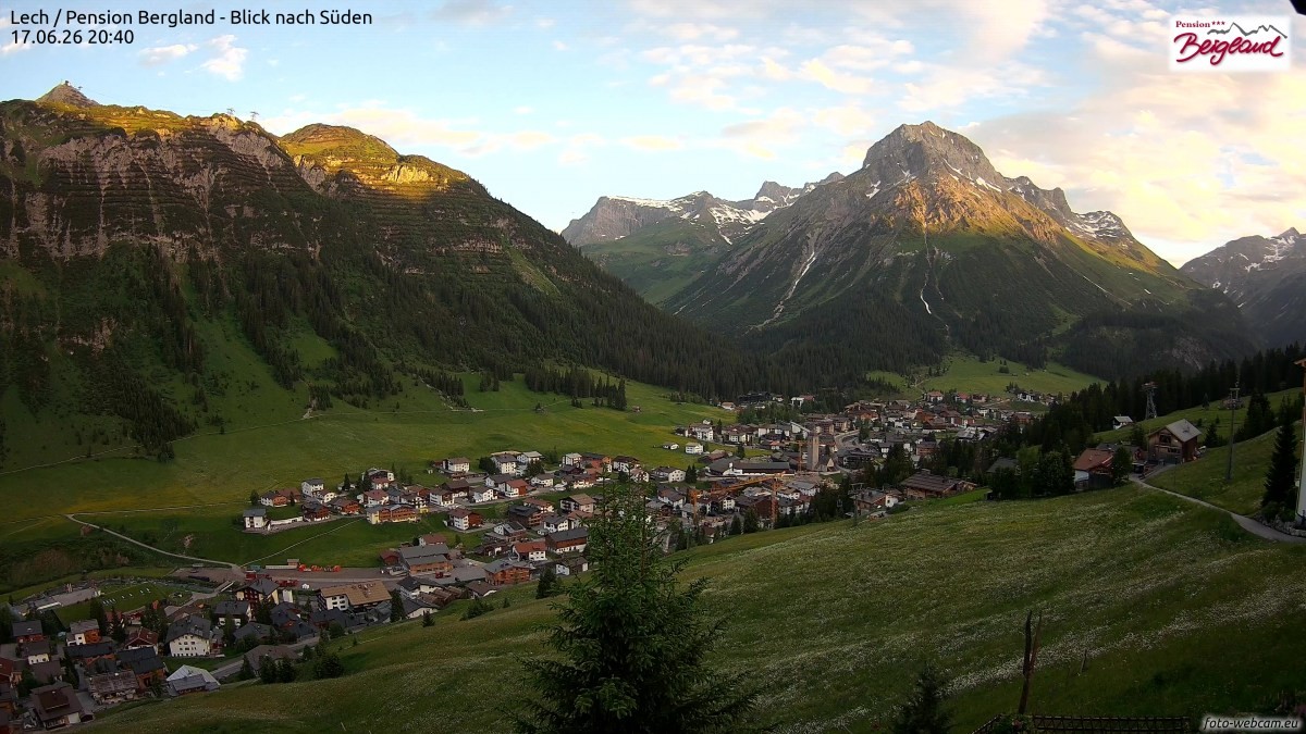 Archiv Foto Webcam Oberlech: Ausblick Pension Bergland