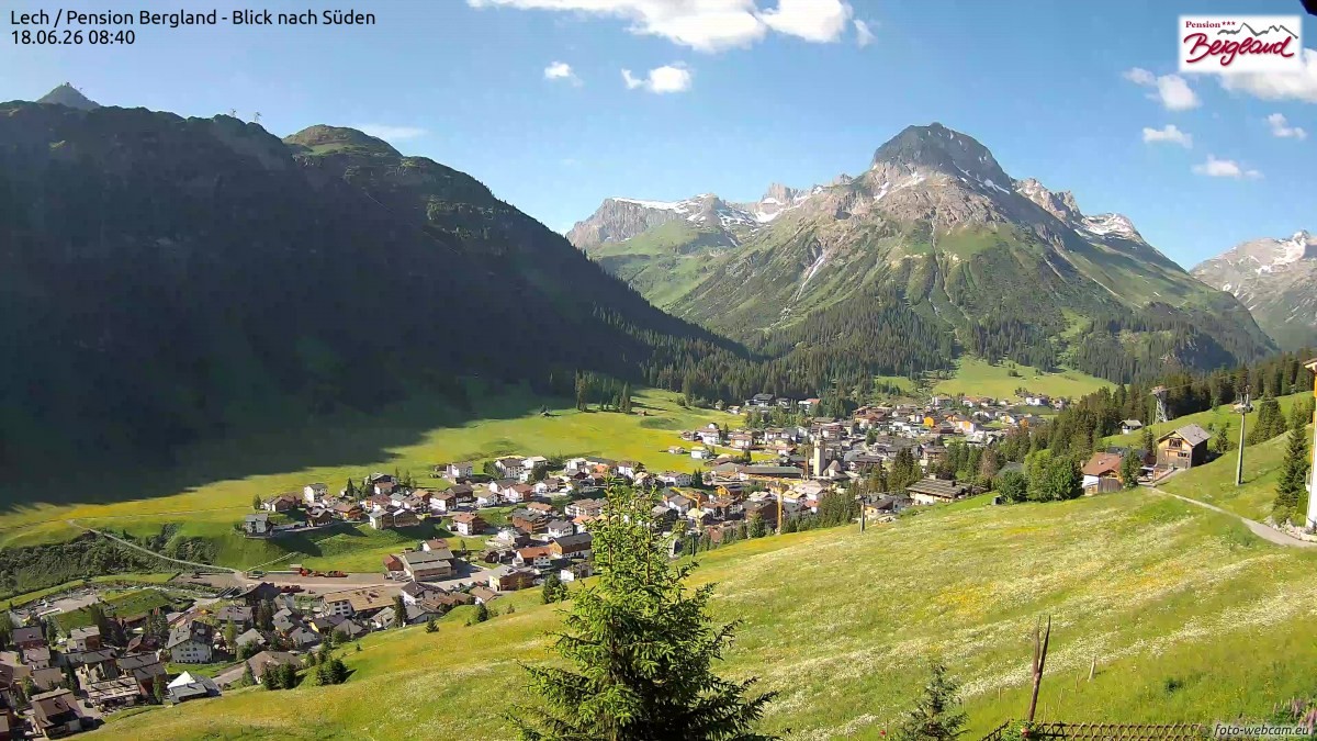 Archiv Foto Webcam Oberlech: Ausblick Pension Bergland