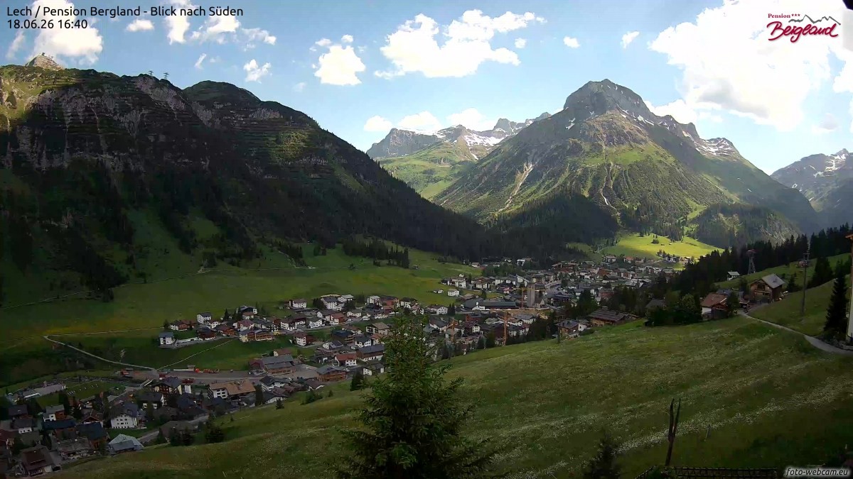 Archiv Foto Webcam Oberlech: Ausblick Pension Bergland