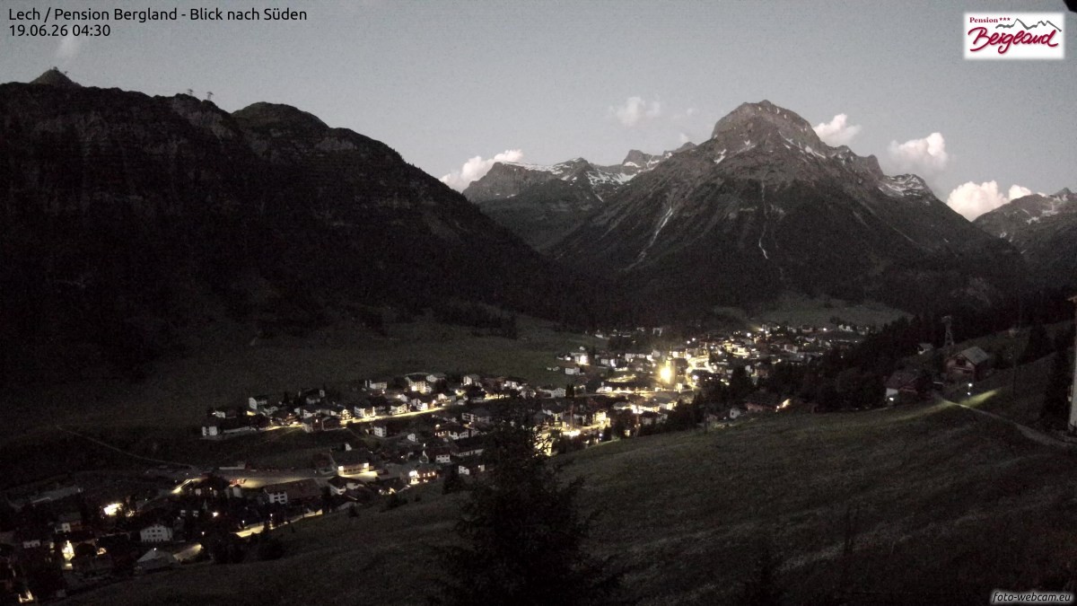 Archiv Foto Webcam Oberlech: Ausblick Pension Bergland