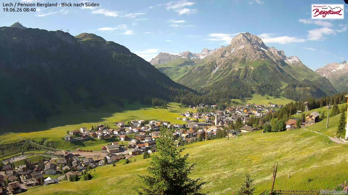 Archiv Foto Webcam Oberlech: Ausblick Pension Bergland