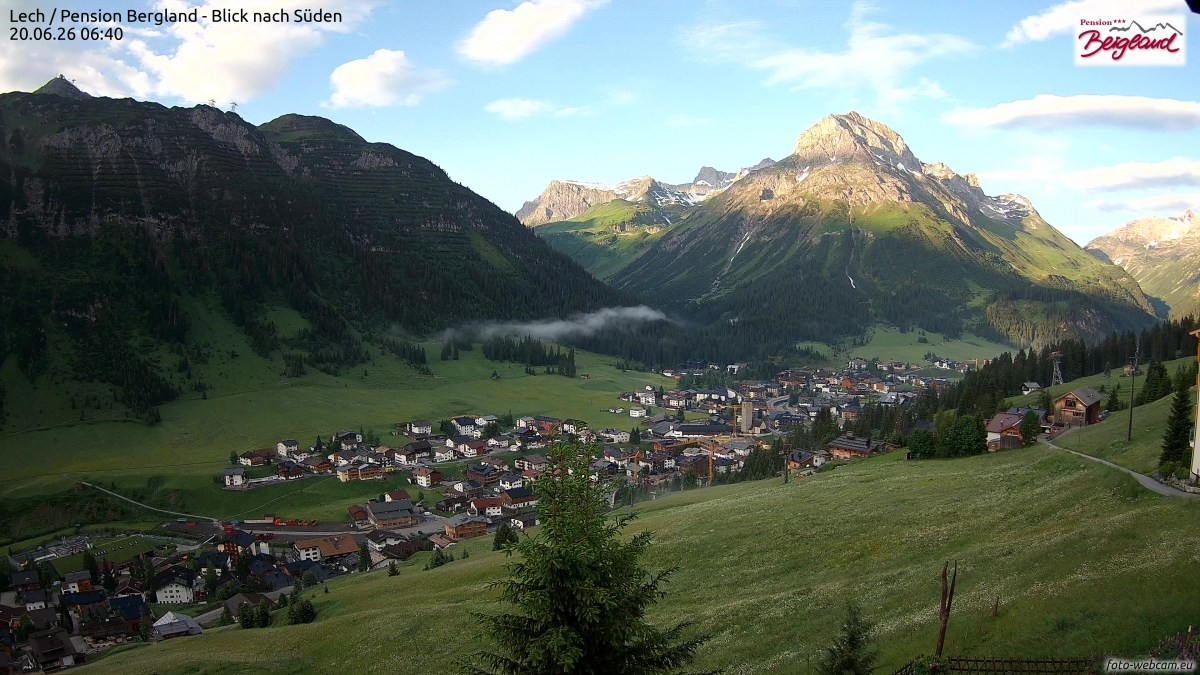 Archiv Foto Webcam Oberlech: Ausblick Pension Bergland