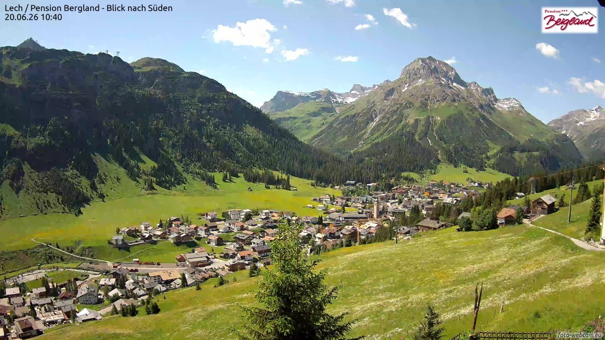 Archiv Foto Webcam Oberlech: Ausblick Pension Bergland