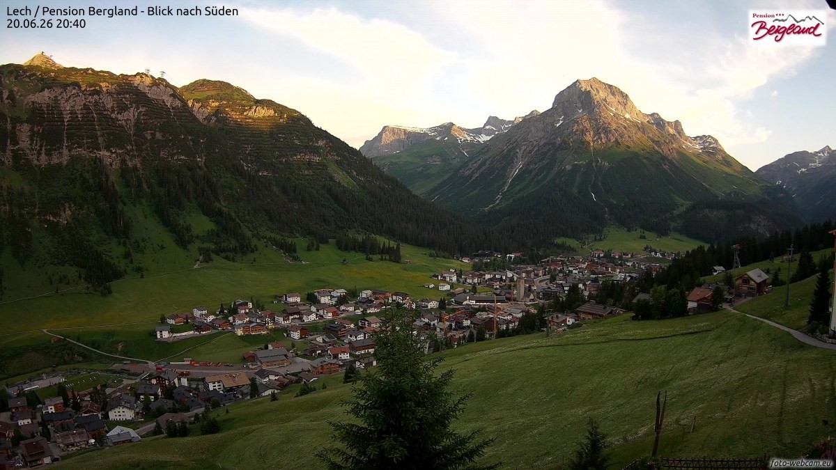 Archiv Foto Webcam Oberlech: Ausblick Pension Bergland