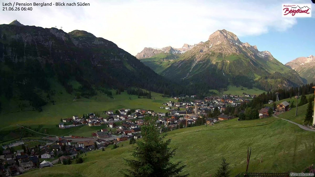 Archiv Foto Webcam Oberlech: Ausblick Pension Bergland
