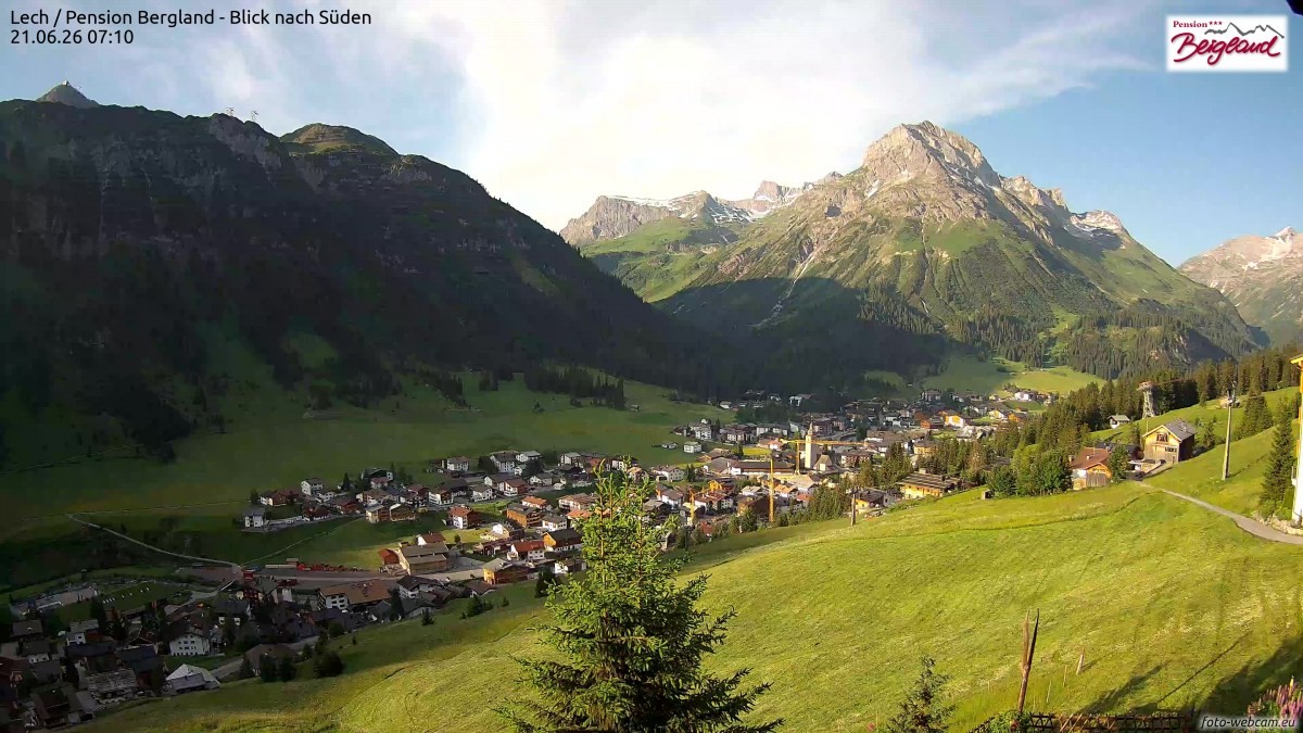 Archiv Foto Webcam Oberlech: Ausblick Pension Bergland