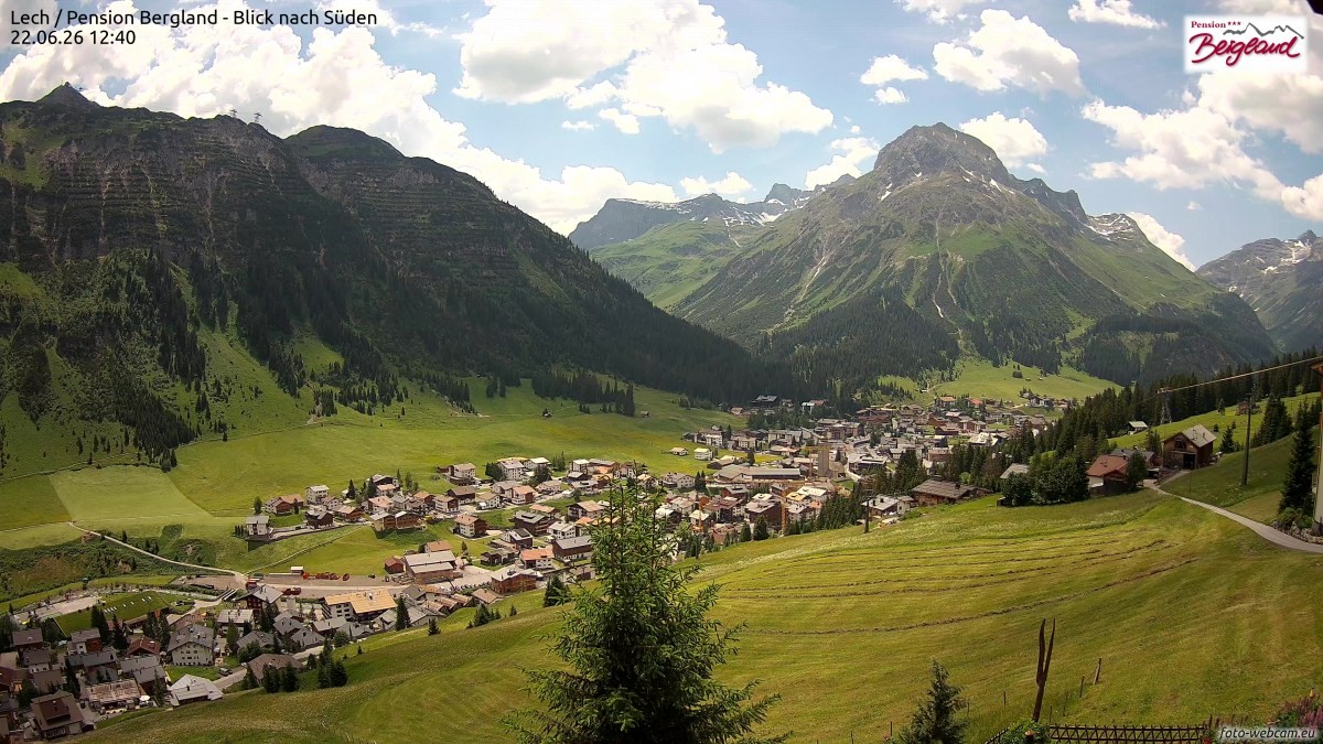 Archived image Webcam Lech am Arlberg - Guesthouse Bergland