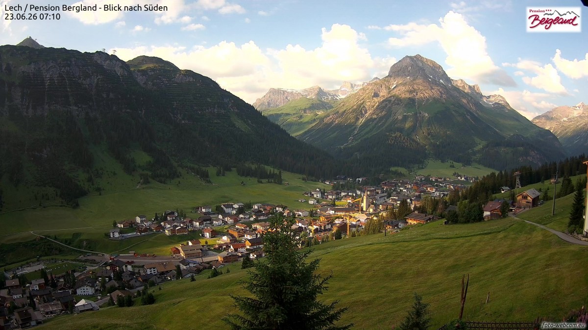 Archived image Webcam Lech am Arlberg - Guesthouse Bergland