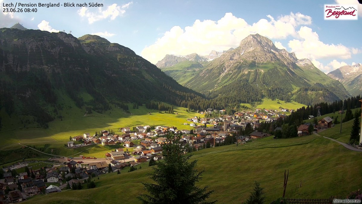 Archiv Foto Webcam Oberlech: Ausblick Pension Bergland
