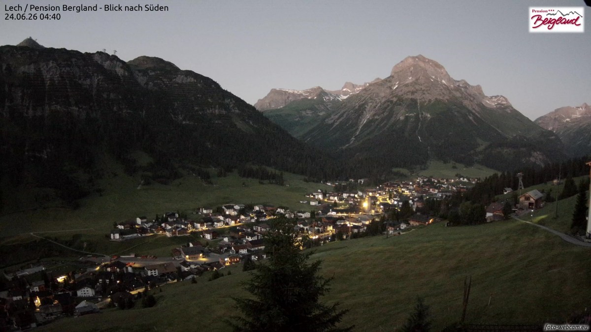 Archiv Foto Webcam Oberlech: Ausblick Pension Bergland