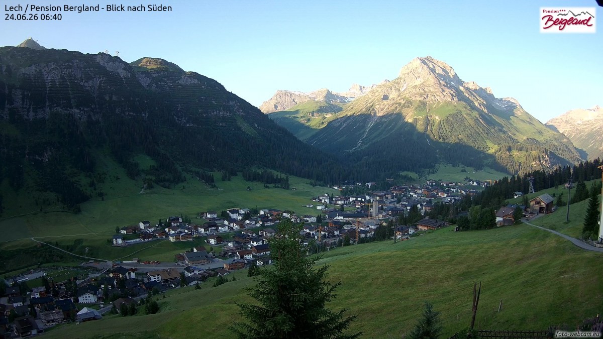Archiv Foto Webcam Oberlech: Ausblick Pension Bergland