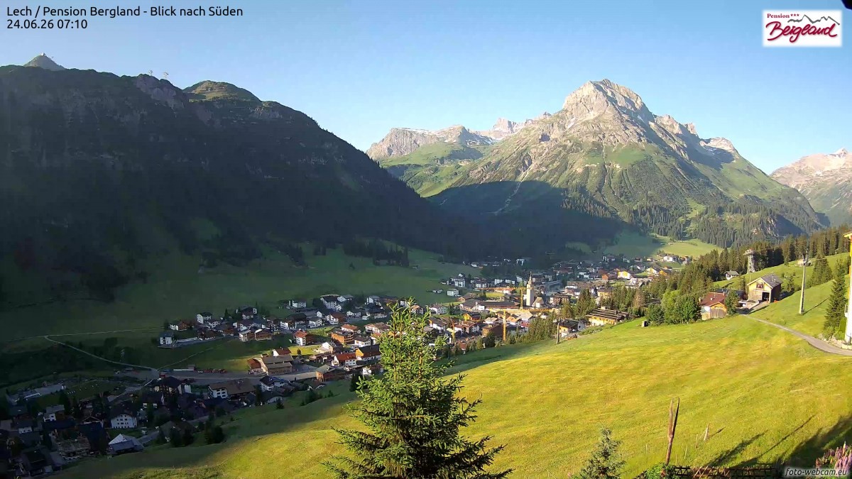 Archiv Foto Webcam Oberlech: Ausblick Pension Bergland