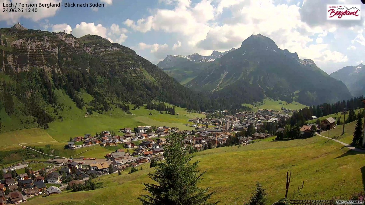Archiv Foto Webcam Oberlech: Ausblick Pension Bergland