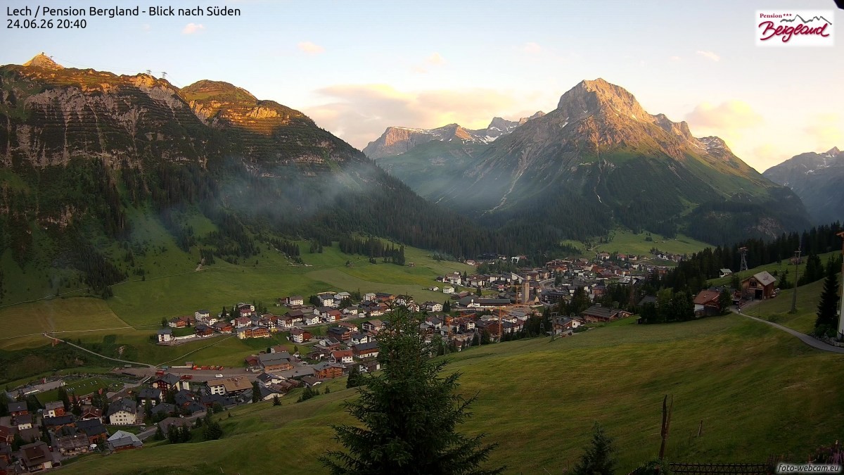 Archiv Foto Webcam Oberlech: Ausblick Pension Bergland