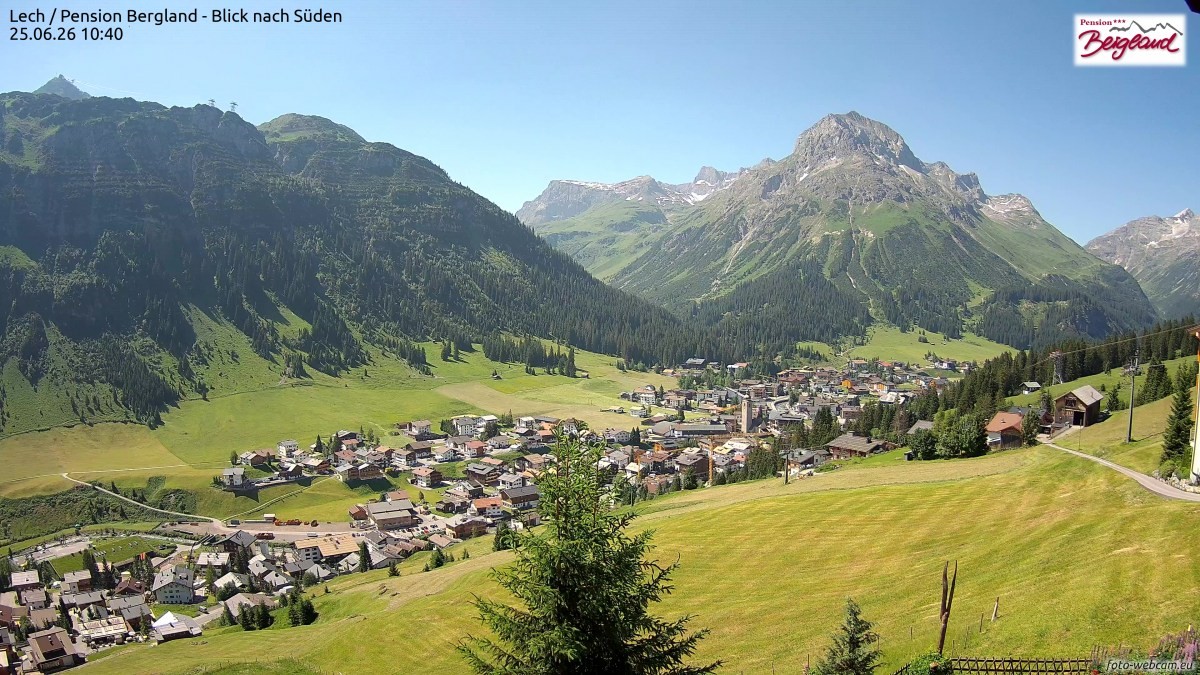 Archiv Foto Webcam Oberlech: Ausblick Pension Bergland