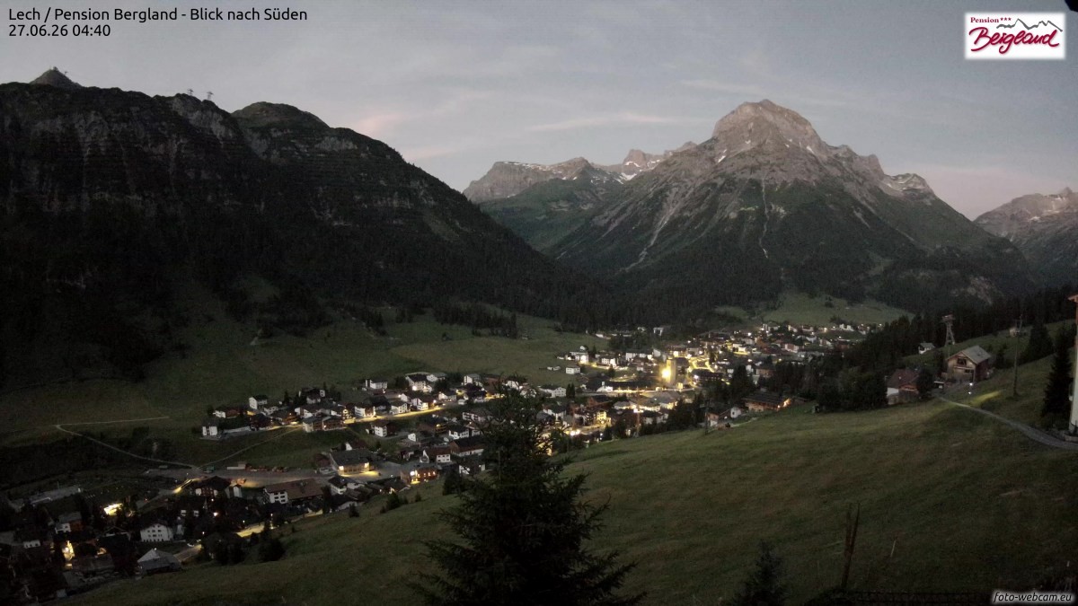 Archiv Foto Webcam Oberlech: Ausblick Pension Bergland