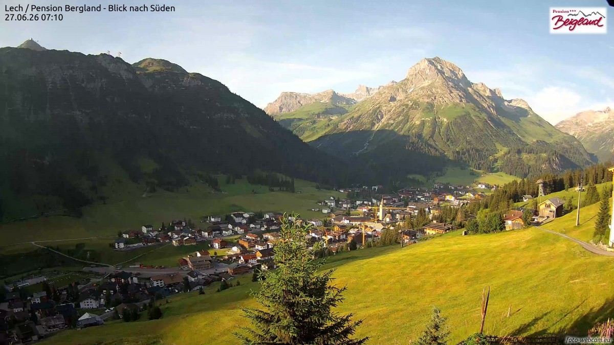 Archiv Foto Webcam Oberlech: Ausblick Pension Bergland