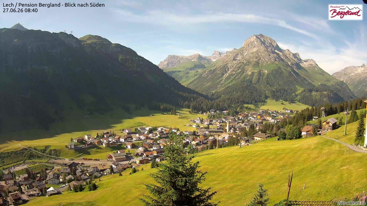 Archiv Foto Webcam Oberlech: Ausblick Pension Bergland