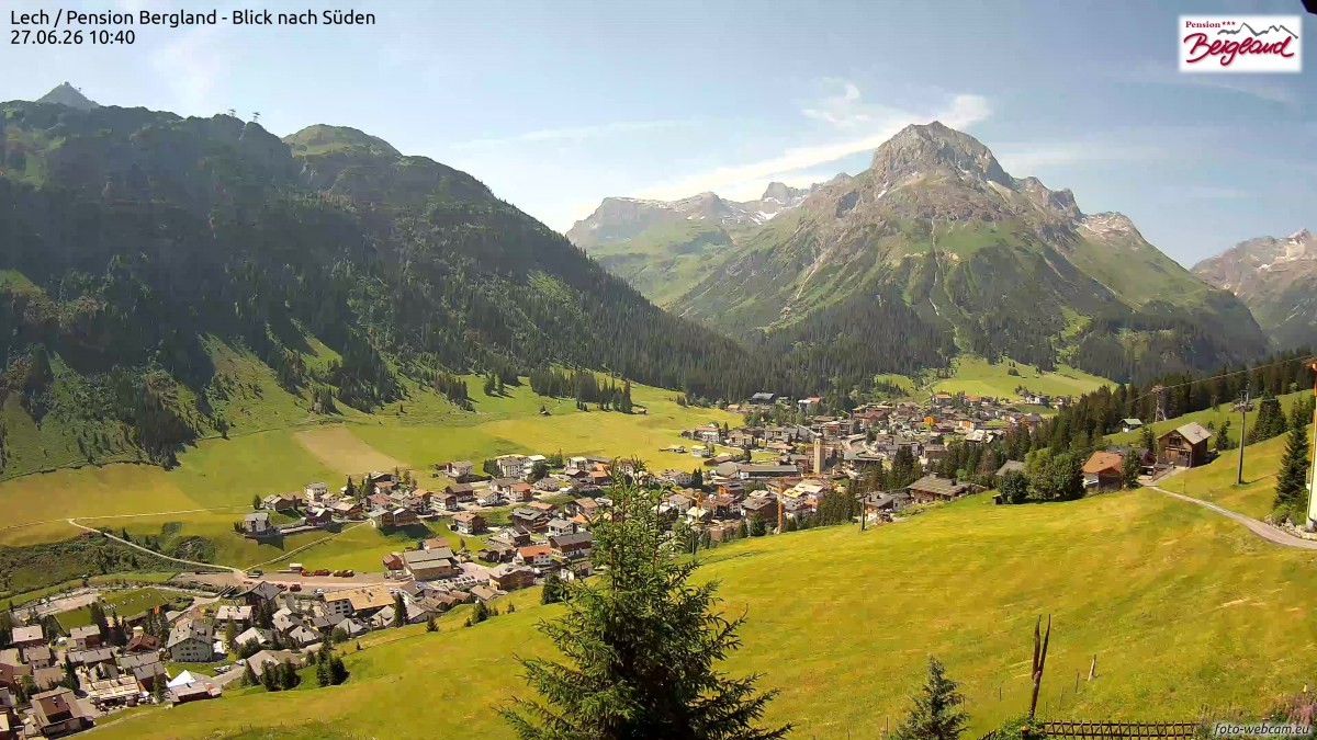 Archiv Foto Webcam Oberlech: Ausblick Pension Bergland