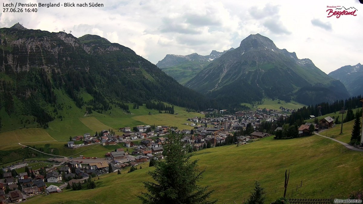Archived image Webcam Lech am Arlberg - Guesthouse Bergland