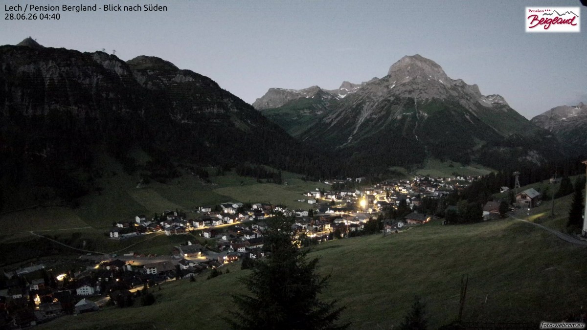 Archiv Foto Webcam Oberlech: Ausblick Pension Bergland