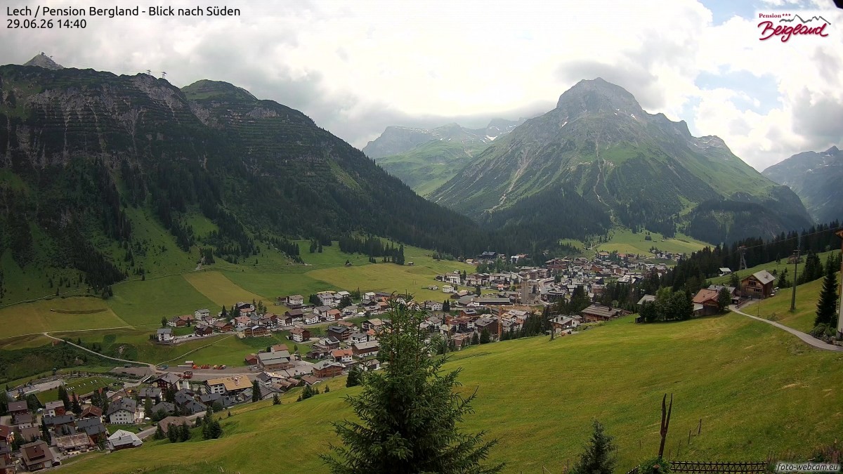 Archived image Webcam Lech am Arlberg - Guesthouse Bergland