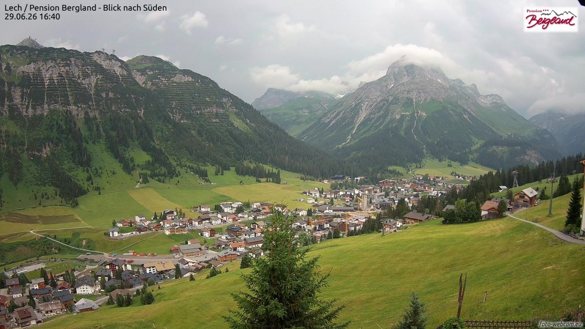 Archived image Webcam Lech am Arlberg - Guesthouse Bergland