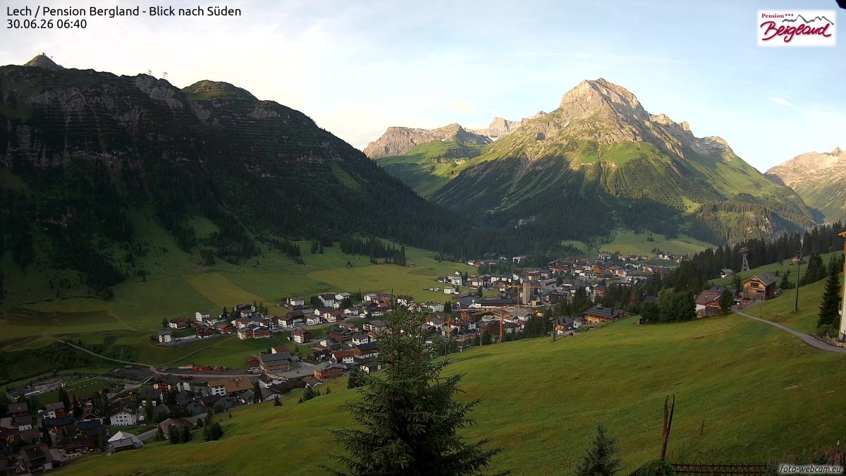 Archiv Foto Webcam Oberlech: Ausblick Pension Bergland