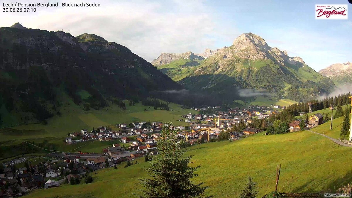Archiv Foto Webcam Oberlech: Ausblick Pension Bergland