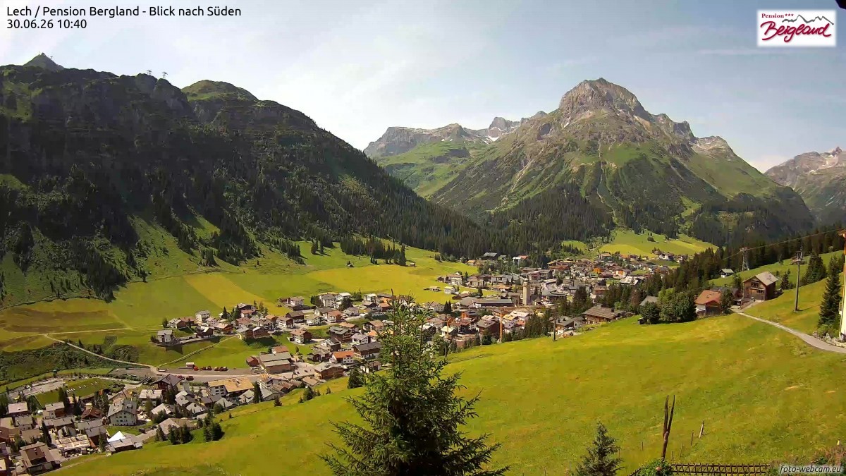 Archiv Foto Webcam Oberlech: Ausblick Pension Bergland