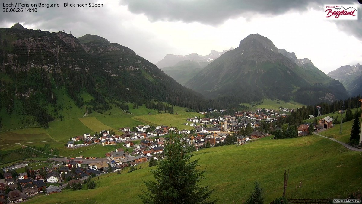 Archiv Foto Webcam Oberlech: Ausblick Pension Bergland