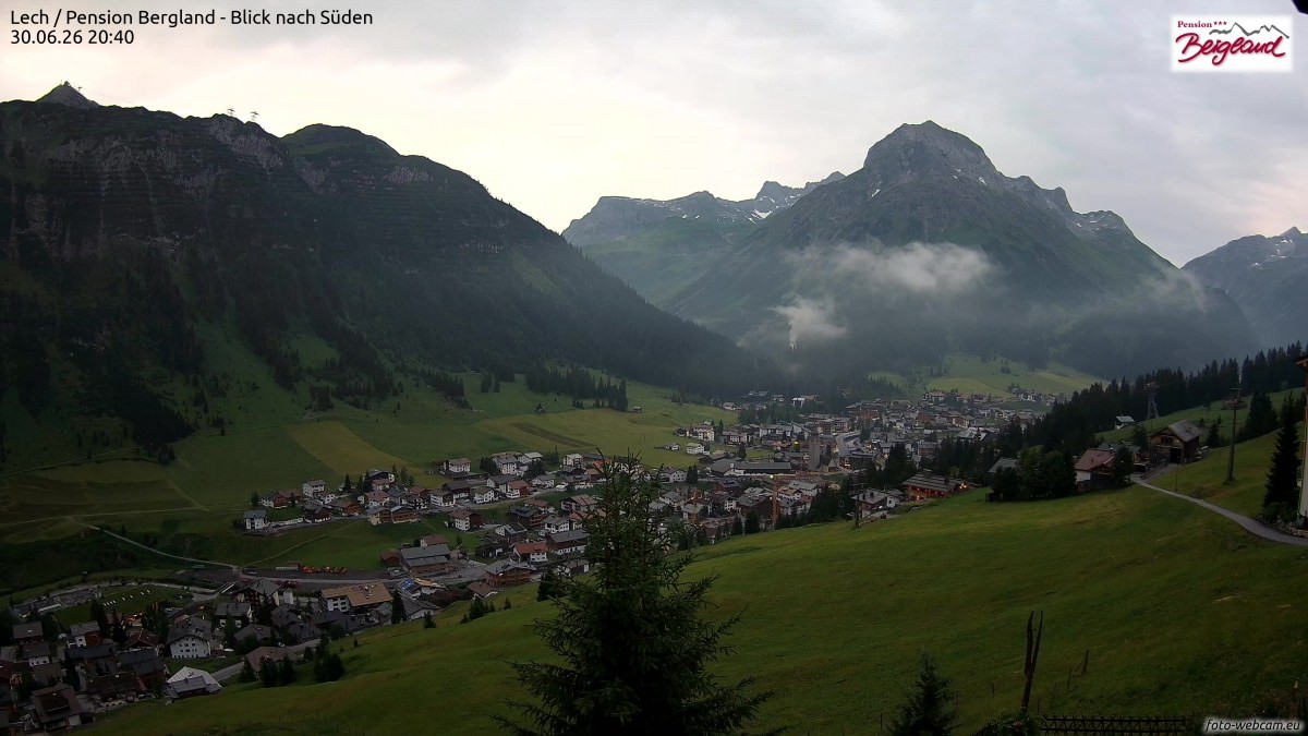 Archiv Foto Webcam Oberlech: Ausblick Pension Bergland