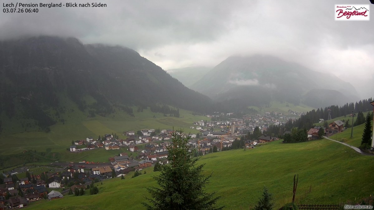 Archiv Foto Webcam Oberlech: Ausblick Pension Bergland