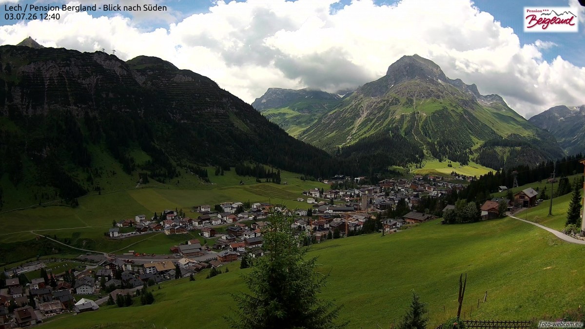 Archiv Foto Webcam Oberlech: Ausblick Pension Bergland