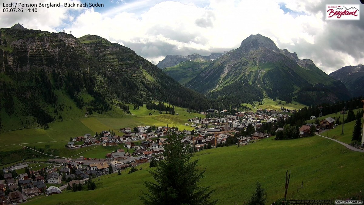 Archiv Foto Webcam Oberlech: Ausblick Pension Bergland