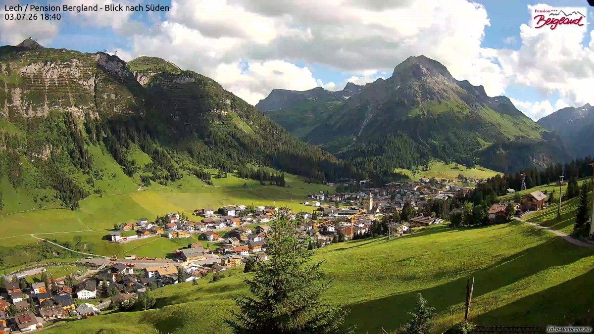 Archiv Foto Webcam Oberlech: Ausblick Pension Bergland