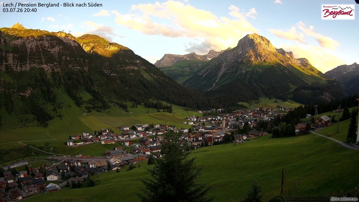 Archiv Foto Webcam Oberlech: Ausblick Pension Bergland