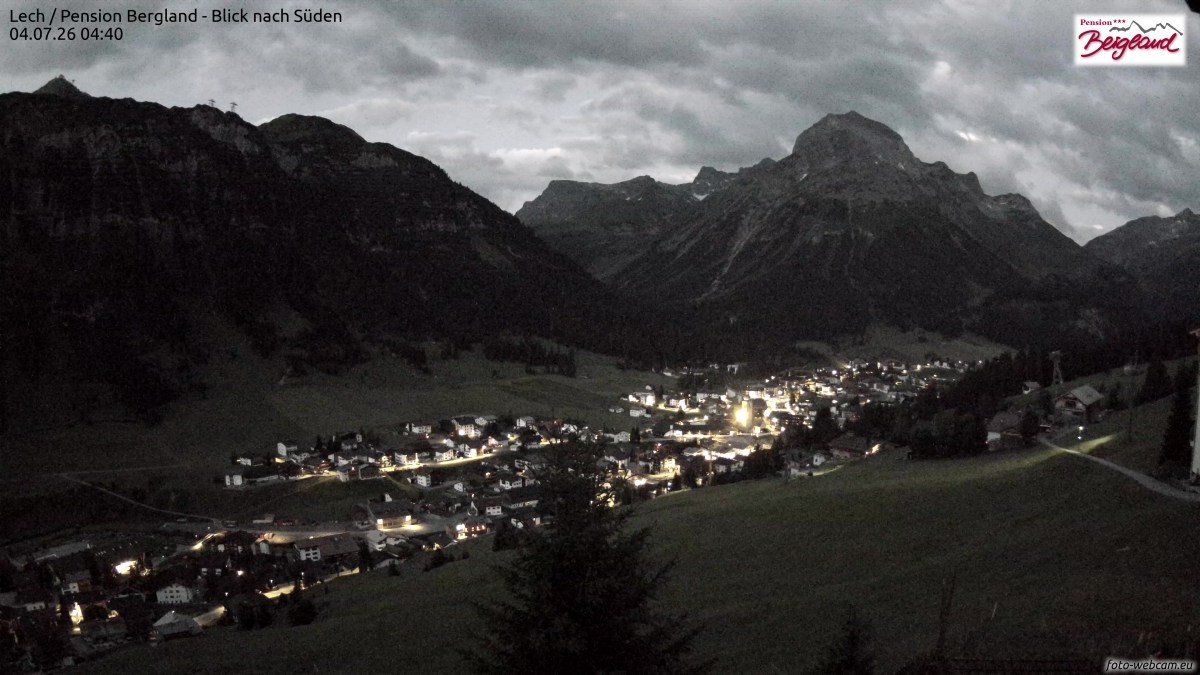 Archiv Foto Webcam Oberlech: Ausblick Pension Bergland
