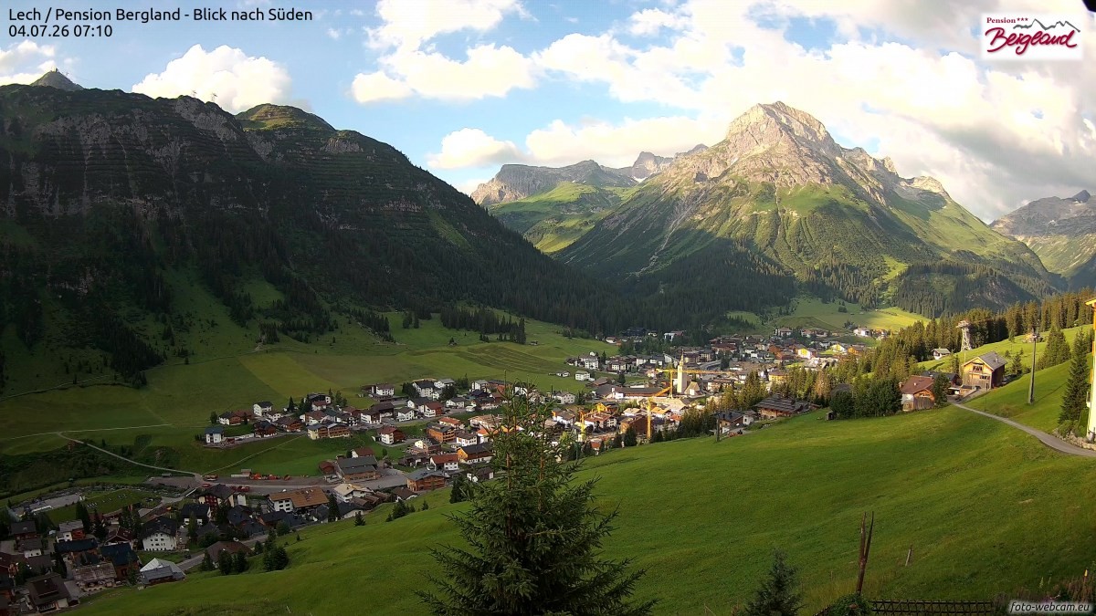 Archiv Foto Webcam Oberlech: Ausblick Pension Bergland