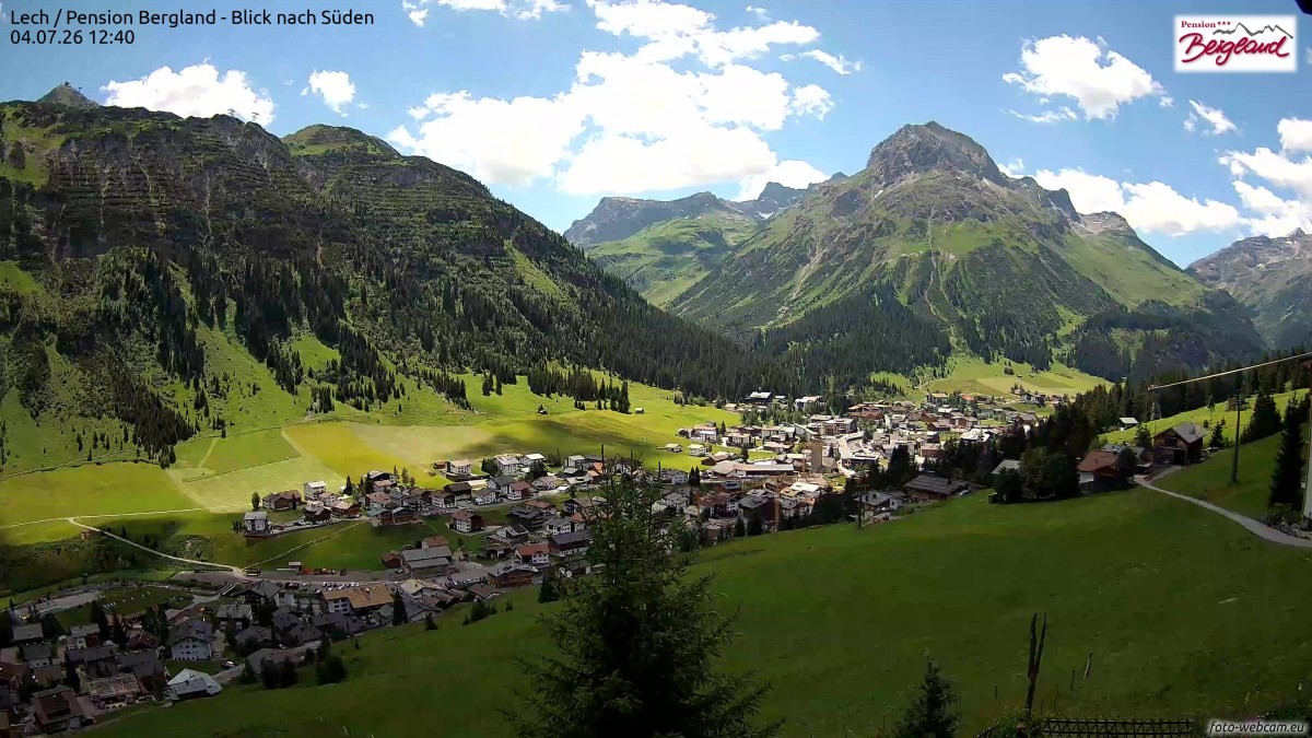 Archiv Foto Webcam Oberlech: Ausblick Pension Bergland