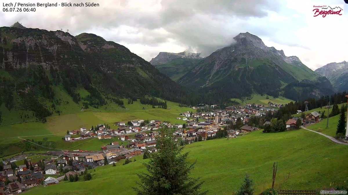Archiv Foto Webcam Oberlech: Ausblick Pension Bergland