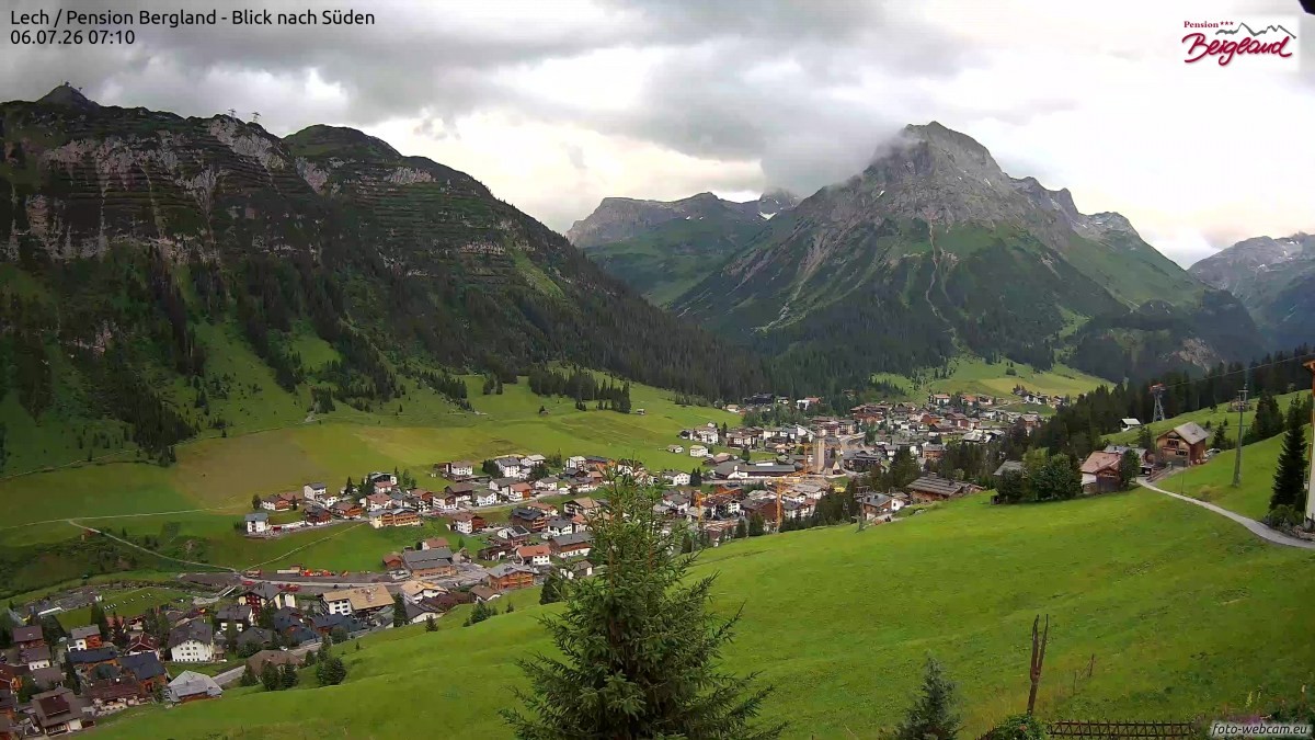Archiv Foto Webcam Oberlech: Ausblick Pension Bergland